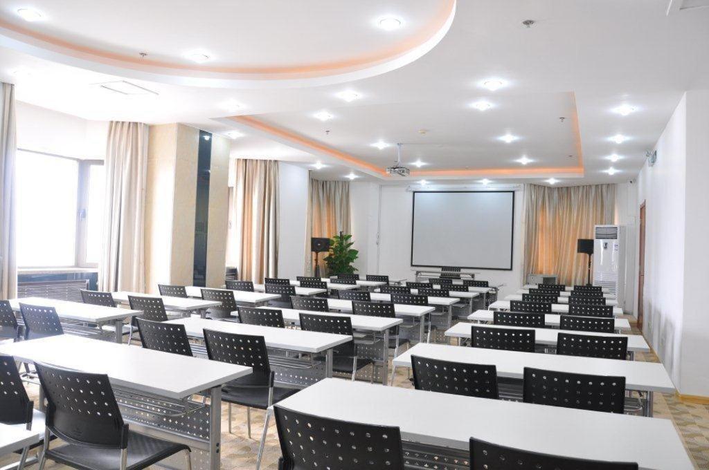 Super 8 Hotel Qingdao Railway Station Gui Zhou Road 외부 사진